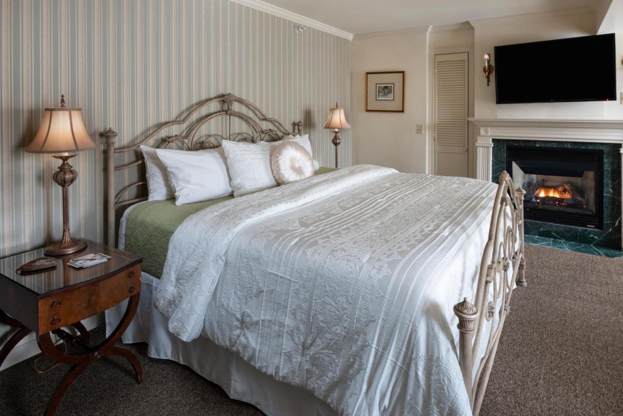 The At Thorn Hill Hotel